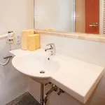 Sonnberg アパートホテル 4*