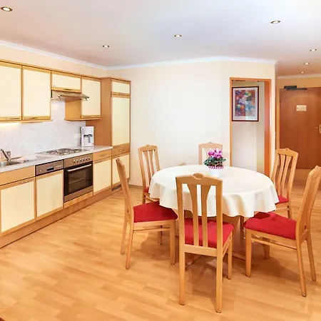Sonnberg Aparthotel 4*